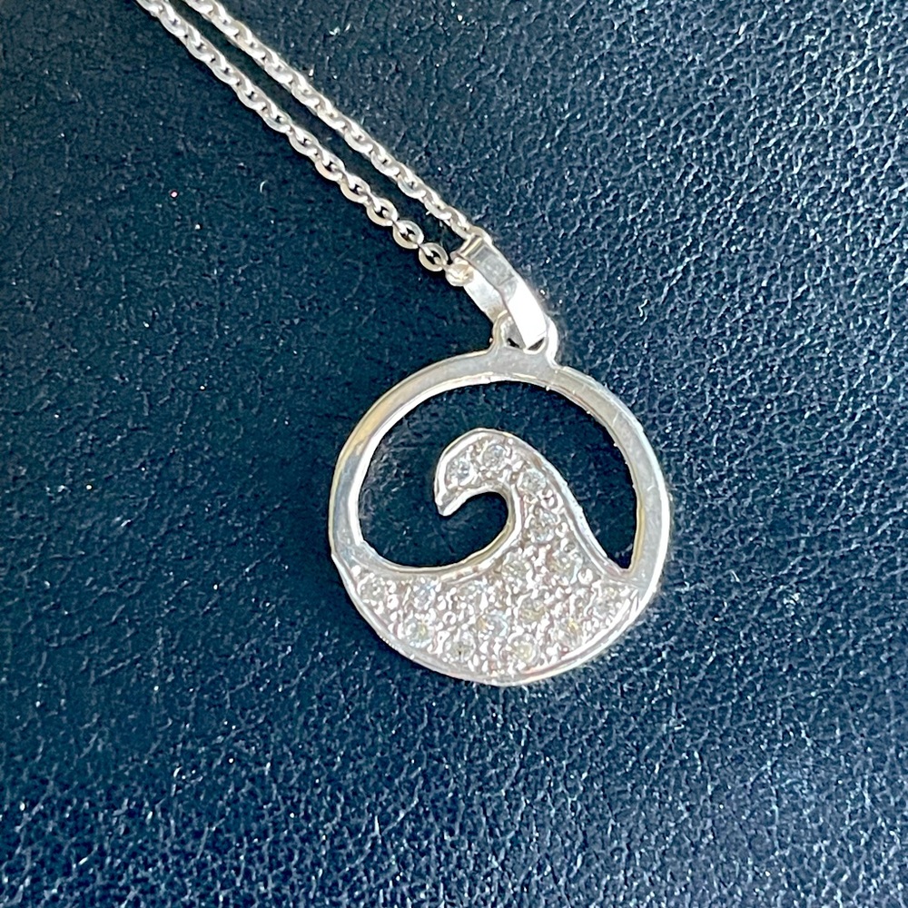 The Wave Charm & Necklace